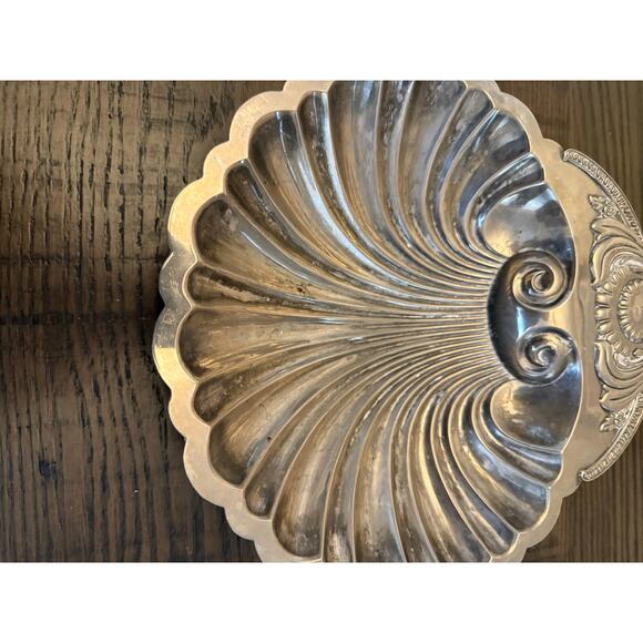 Silver-Plated Large Clam Shell Bowl – 9” - Picture 6 of 9